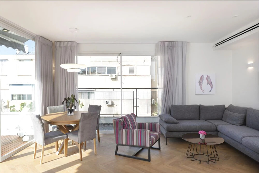 Penthouse 2 Bedrooms With A Terrace