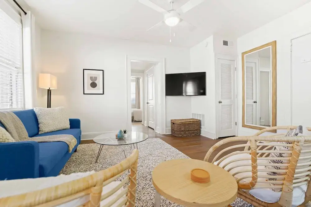 800 Furnished Apartments