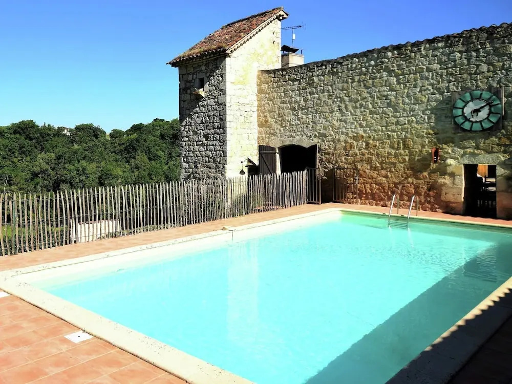 Cozy House in Lot with Pool and Terrace