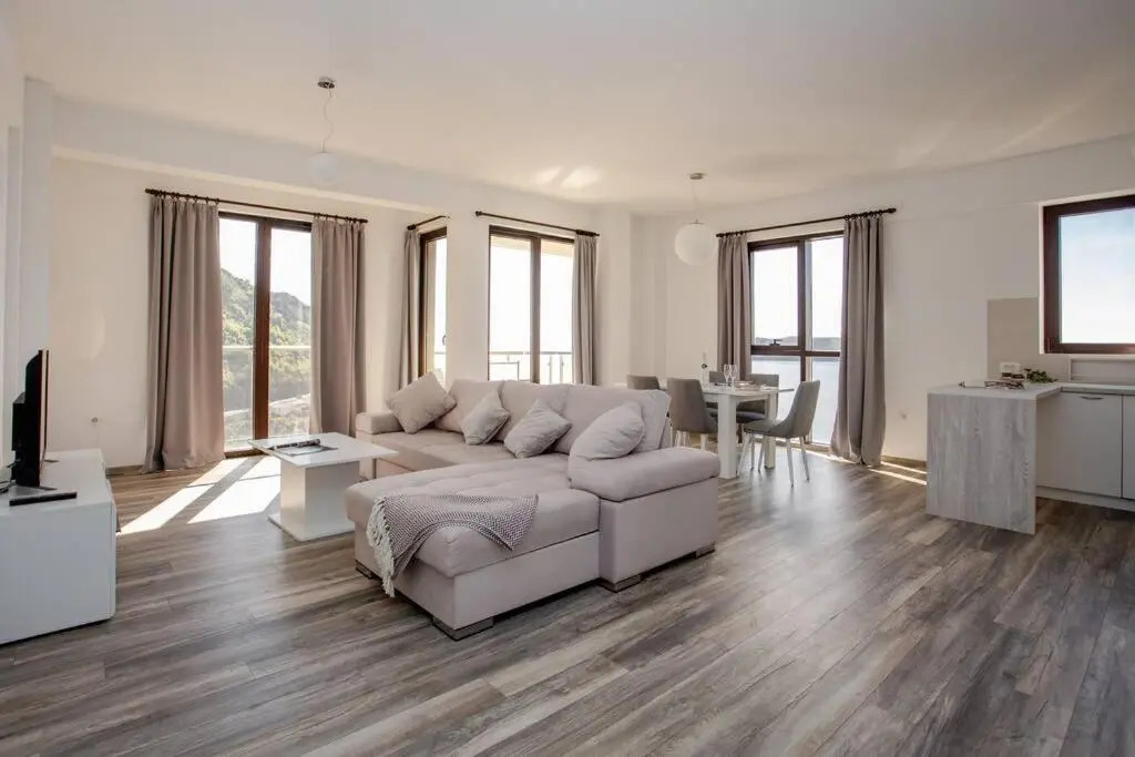 3 Bedrooms Penthouse with roof terrace Rafailovici
