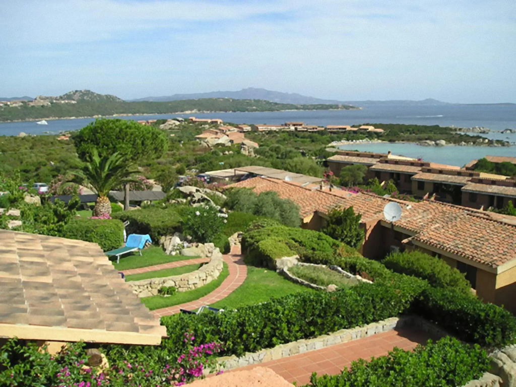 Pleasant Holiday Home in Marinella Near the sea
