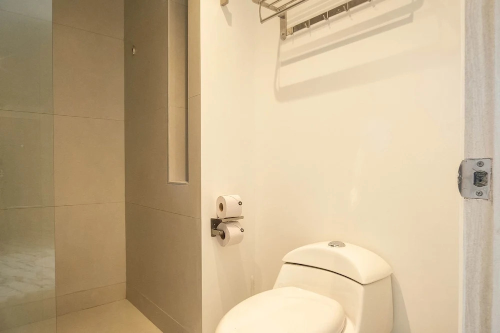 w Modern 3BR w AC Steps From Ciudad Amurallada