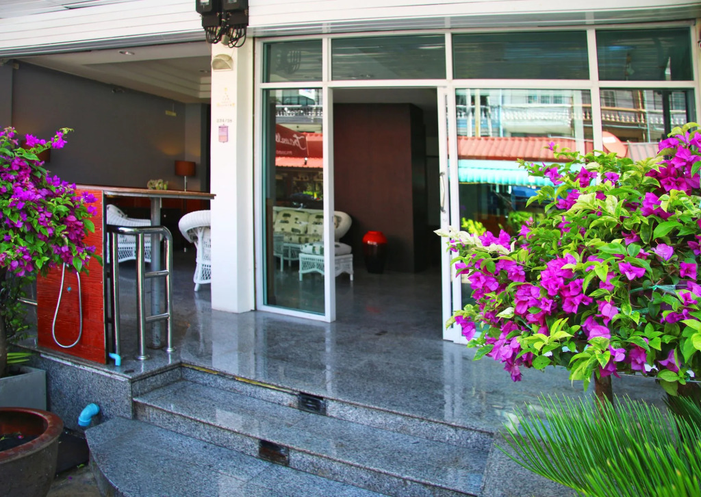 The Beach Cha Am Suite