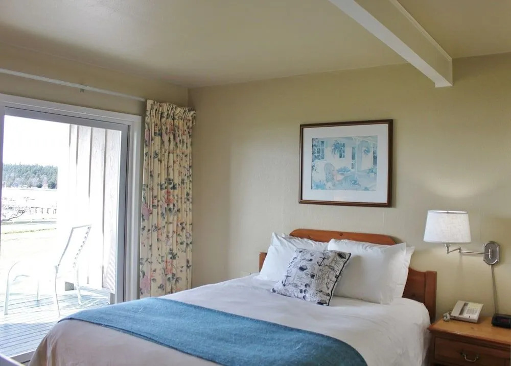 Lopez Islander Resort