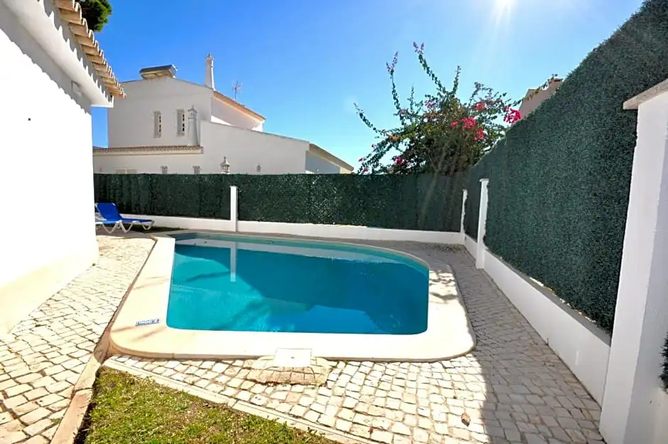 Private Pool Villa Walking Distance to Local Amenities