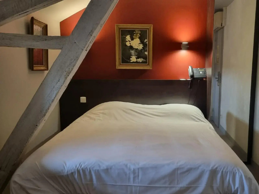 Logis Hotels- Auberge de la Tour - Hôtel et restaurant
