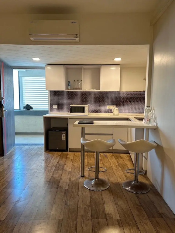 Luxsugero Studios - Surat