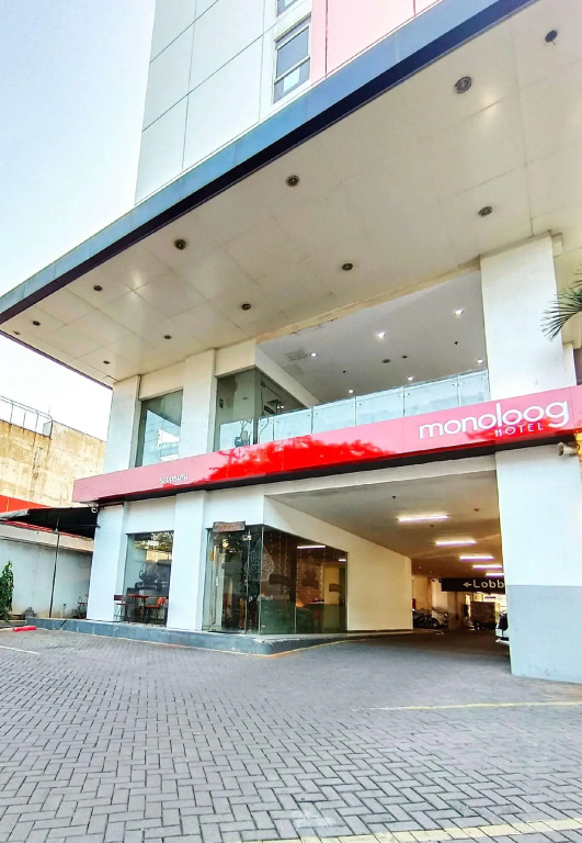 Monoloog Hotel Surabaya