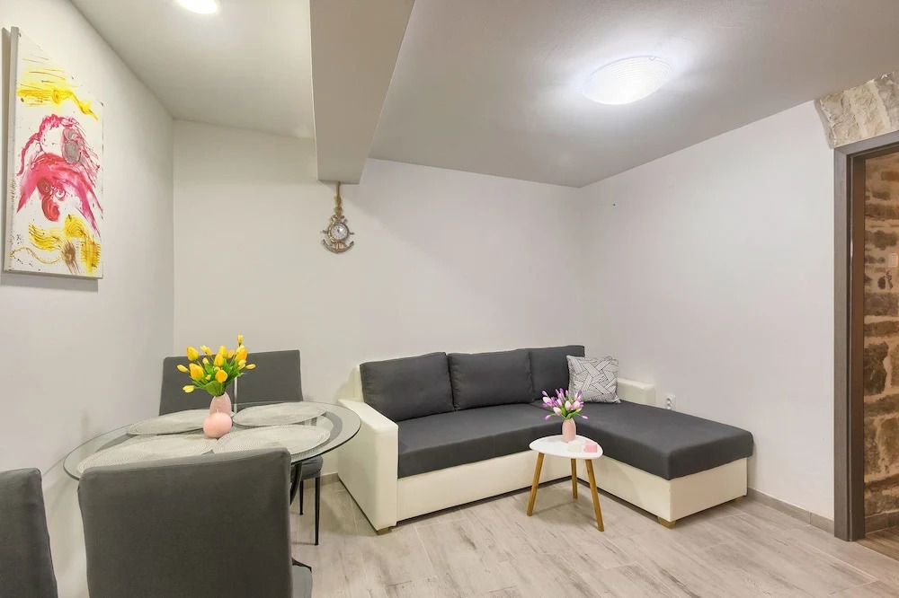 Apartment Old City 1
