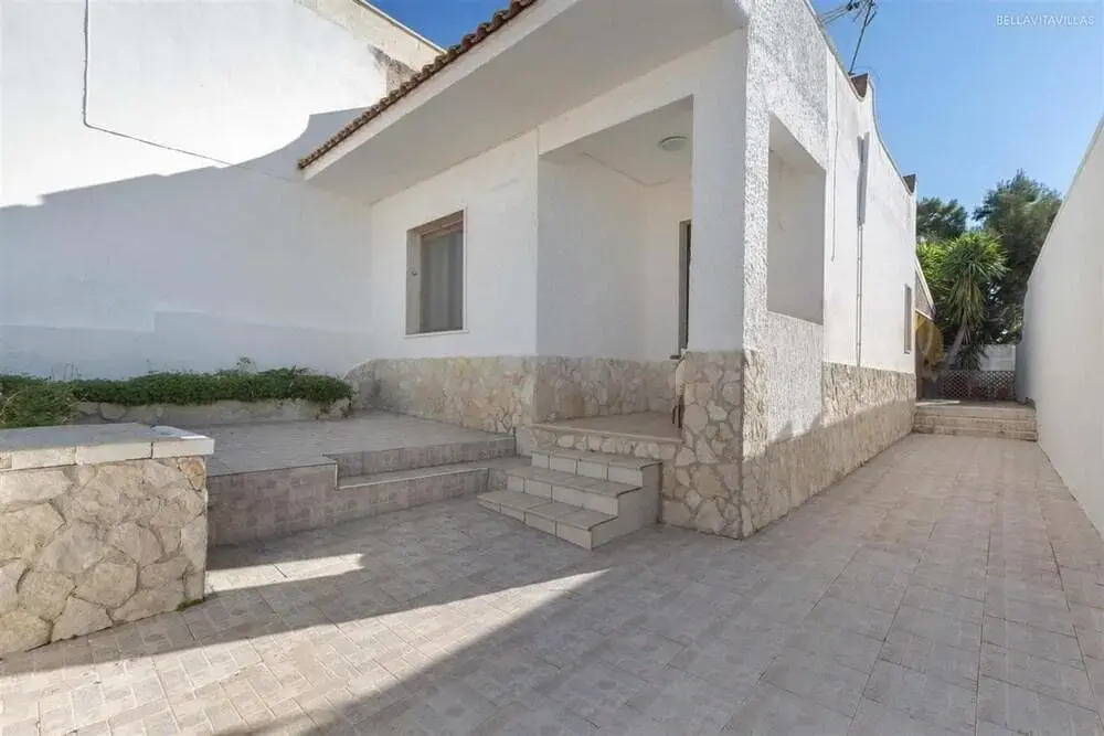 1748 Villetta Albachiara