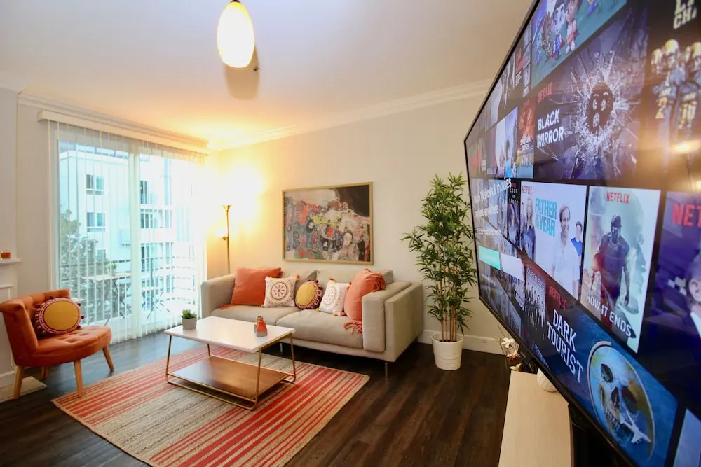 LA Westwood Deluxe Suites