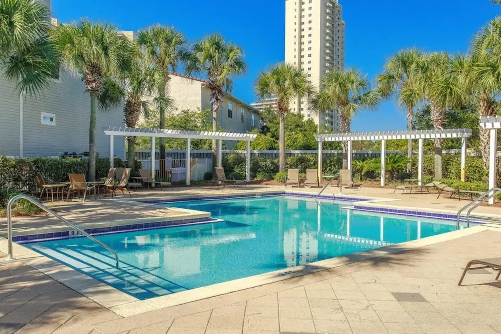 Ocean View Abode Luxurious 4bd, Walk to Beach!