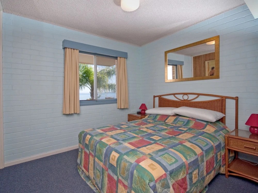 Shoal Bay Road, Castaways, Unit 04, 17