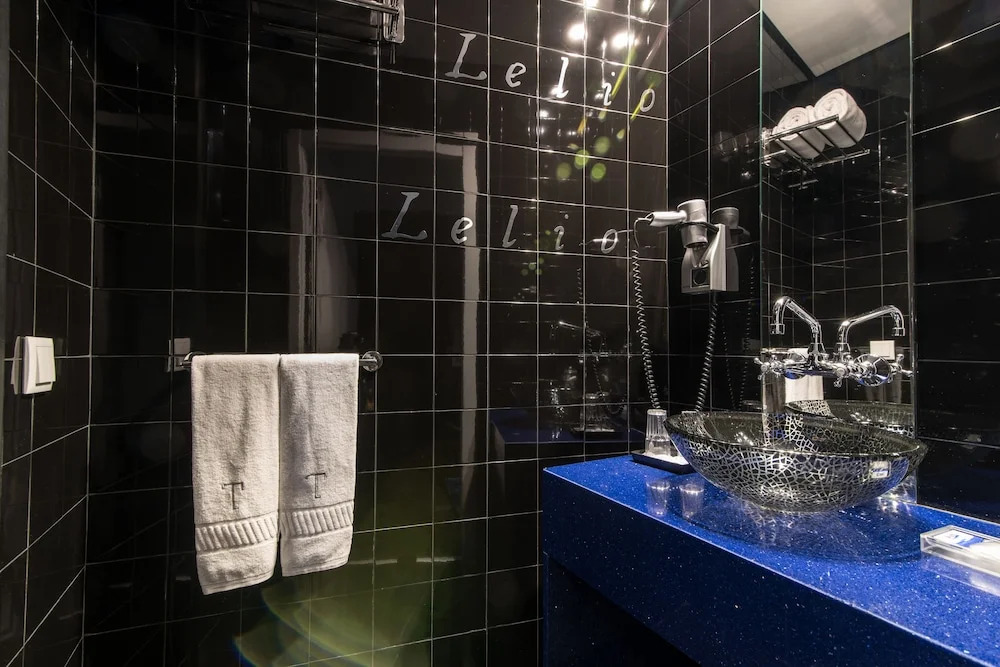 Teatro Boutique Rooms & Suites