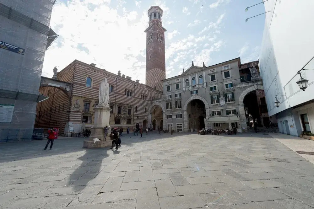 in Verona With 3 Bedrooms and 3 Bathrooms