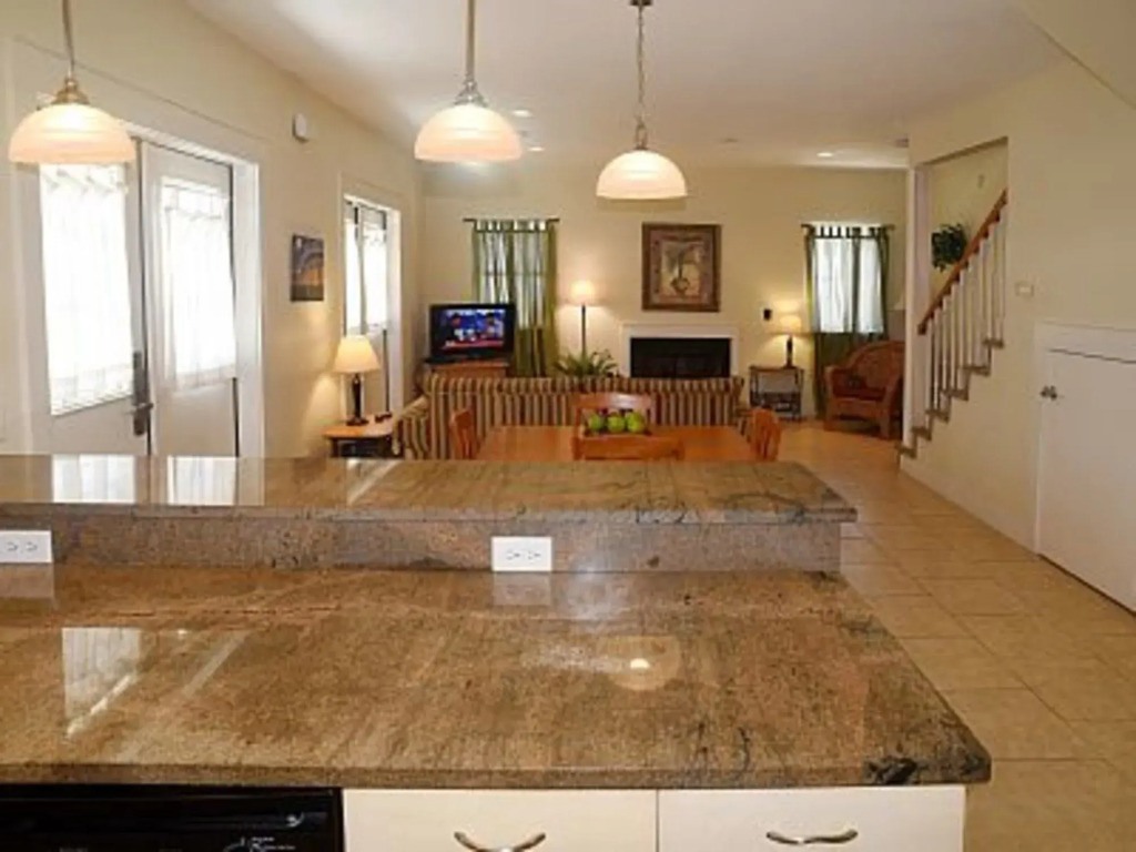 Seaview Cottages 6 Great Value Family Vacation Home and 2 Minute Walk