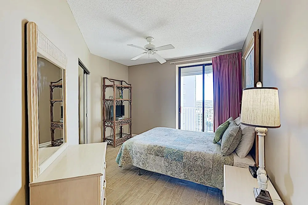 New Listing! Beachfront Corner Unit W/ Pools 3 Bedroom Condo
