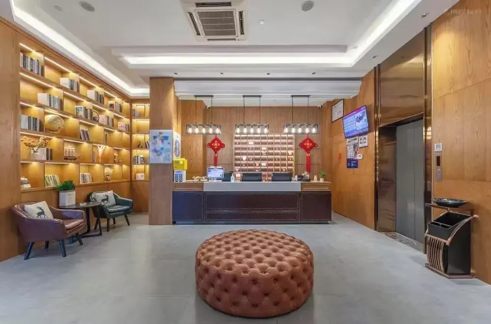 Super 8 Hotel