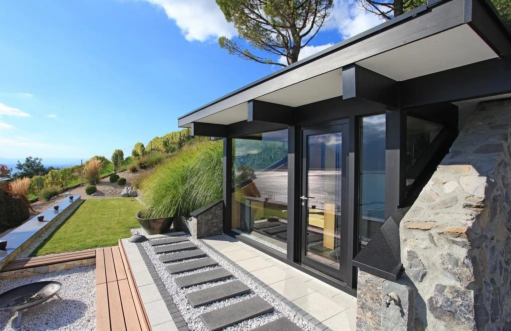 Montreux Deck