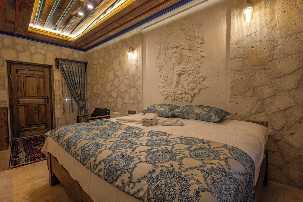 Tyana Cave House