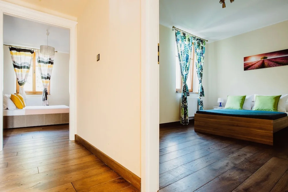 KrakowLiving - Zamkowa Apartment