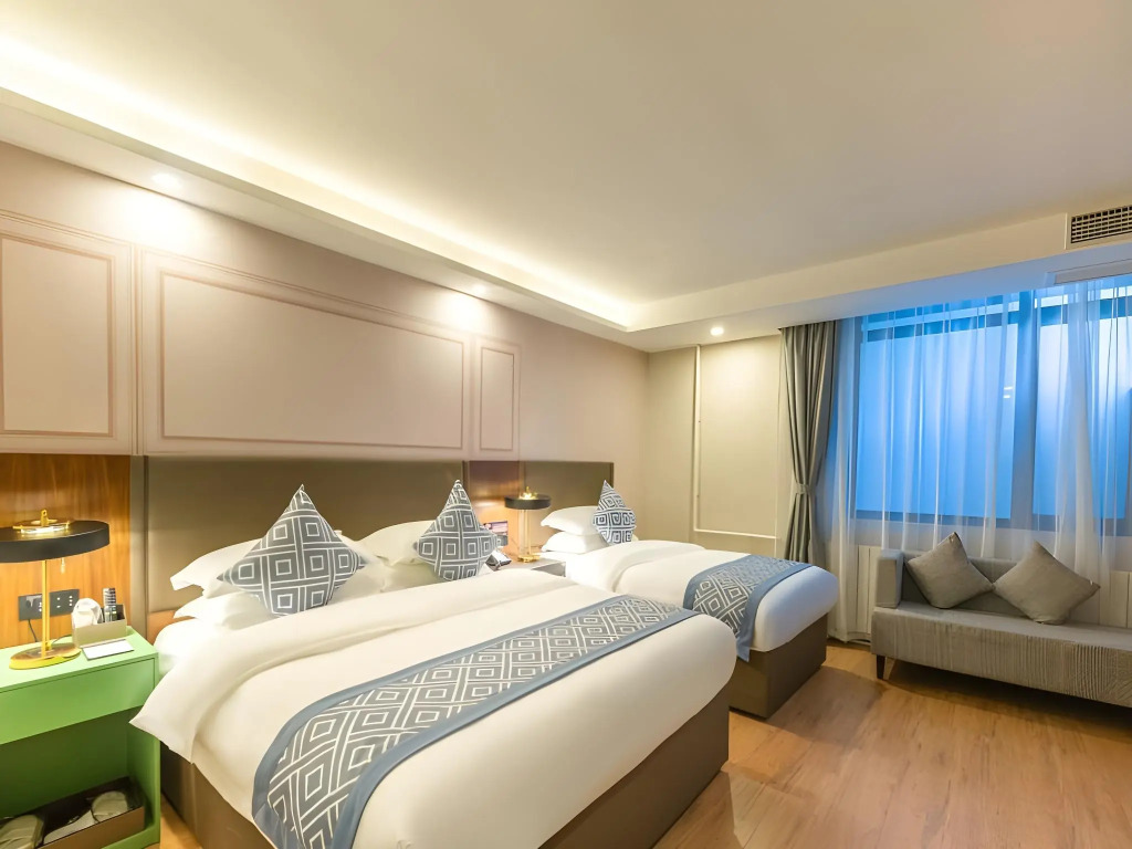 GEM Hotel Fuyang Linquan County Guangming Nan Road