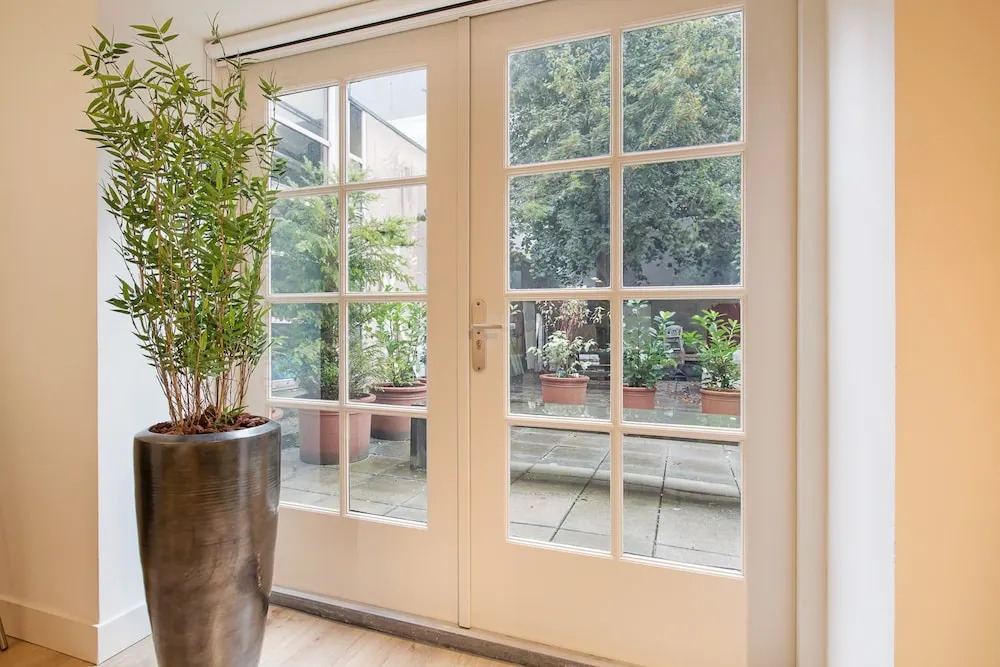 Canal Garden Apartment