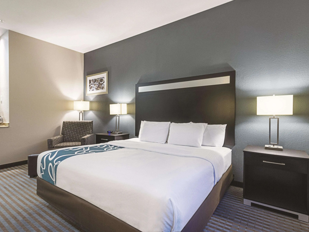 La Quinta Inn & Suites Casino and Bar by Wyndham Glendive