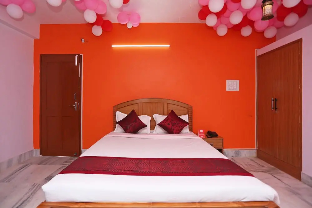 OYO 10994 Hotel Luxury INN