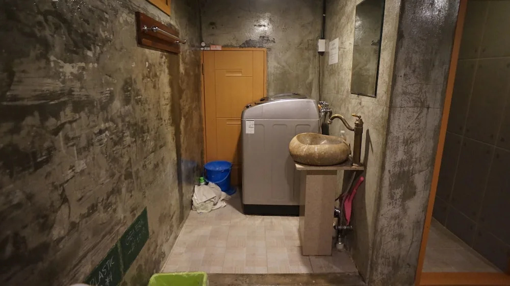 Guesthouse H