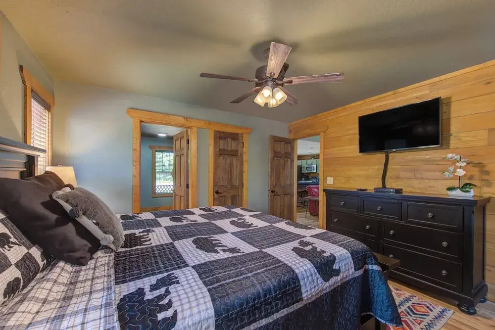 Luna Bear Lodge