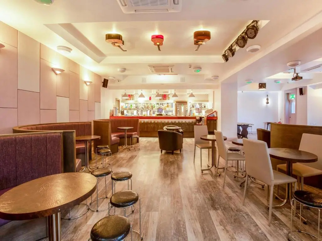Padarn Hotel