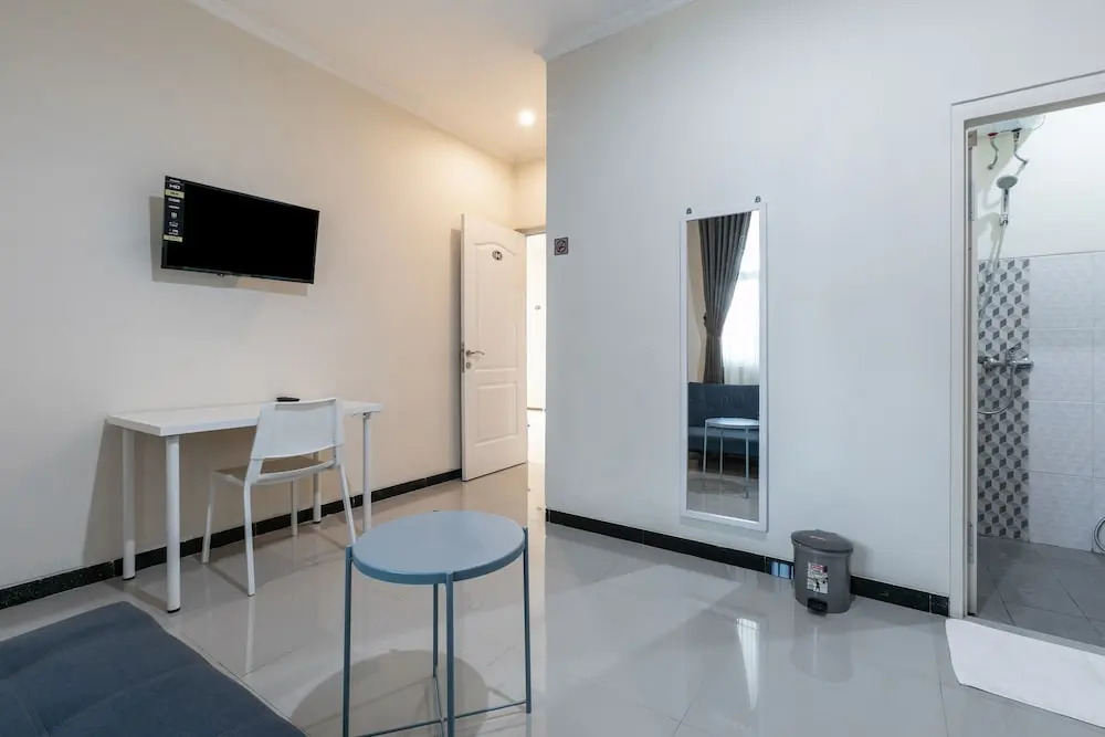 Griya Loka Syariah by OYO Rooms