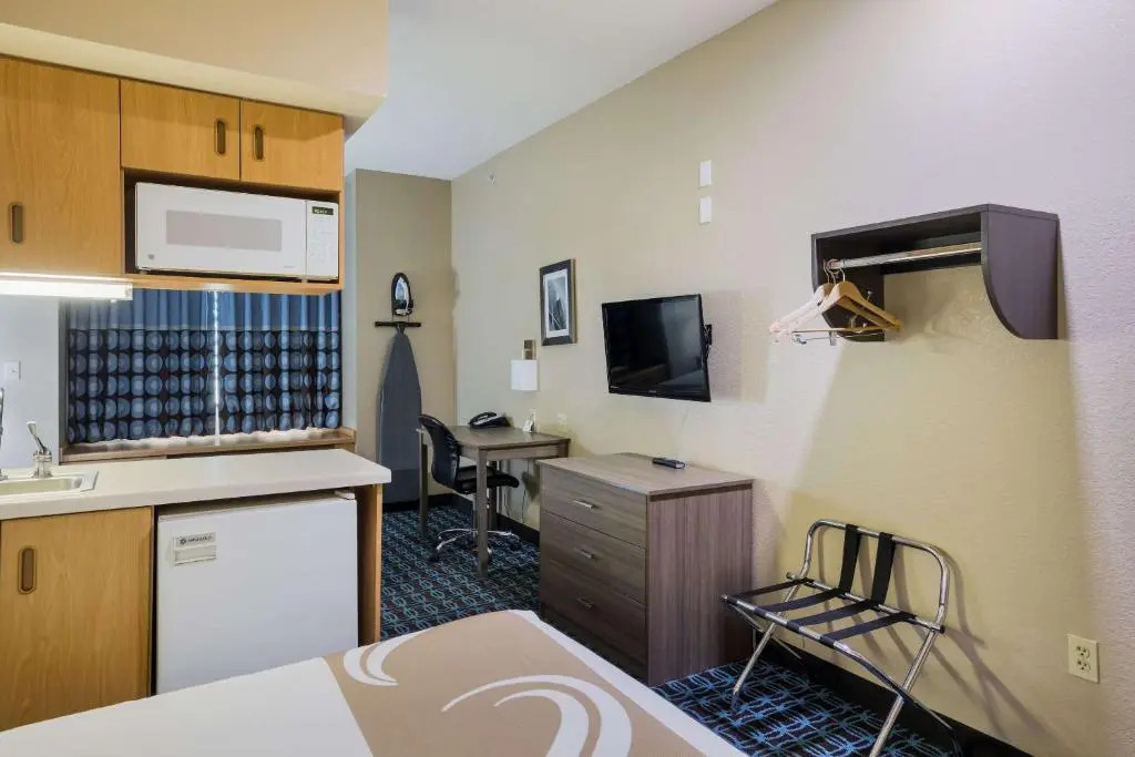 Sonesta Essential Hotels & Suites Kansas City Blue Springs