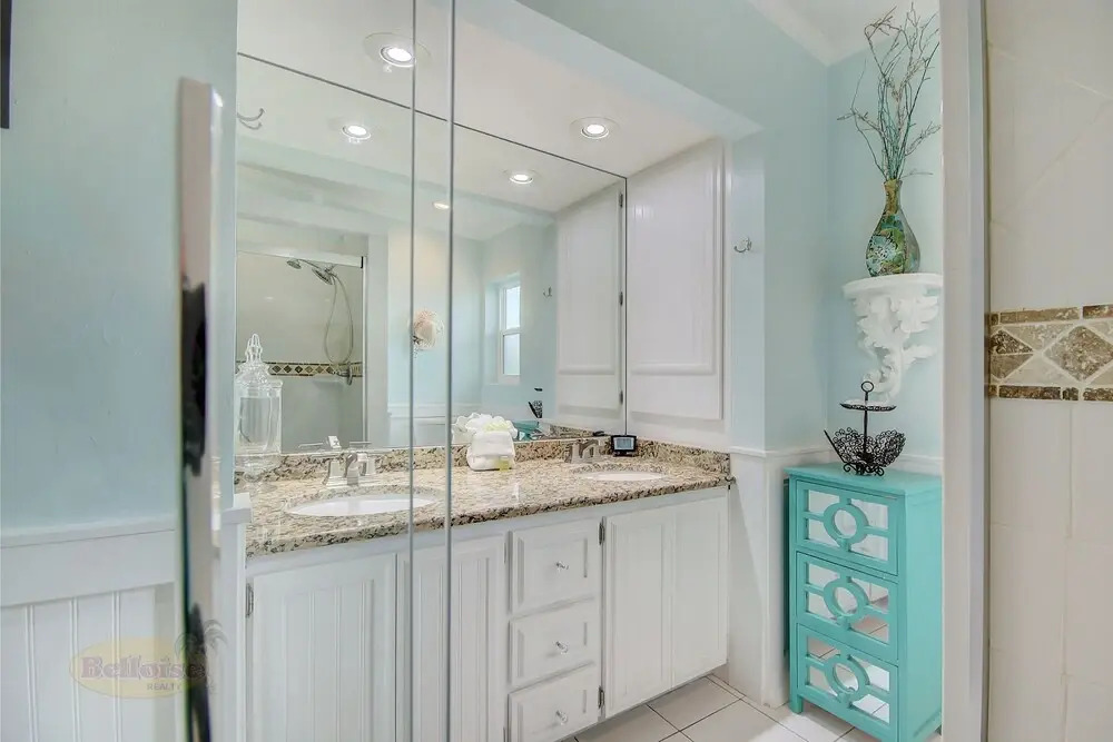 Water Lover's Paradise - Weekly Rental 2 Bedroom Home by Redawning