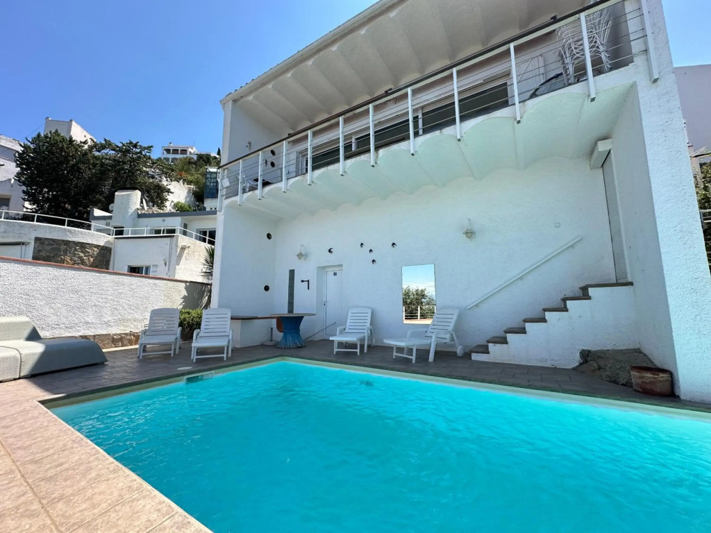 Agi Villa Poncella