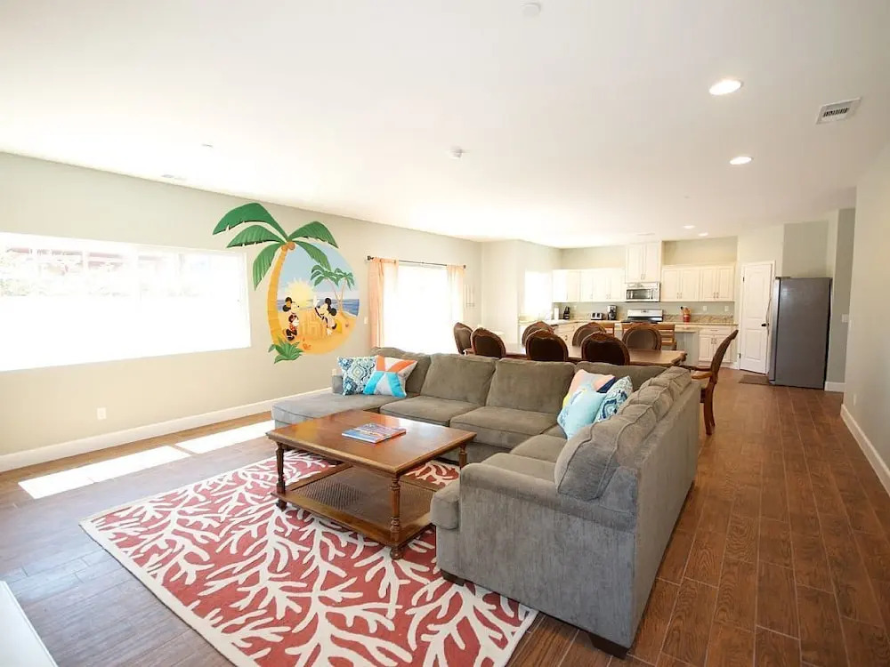 Mickey's Beach House 6 Bedrooms 3.5 Bathrooms Home