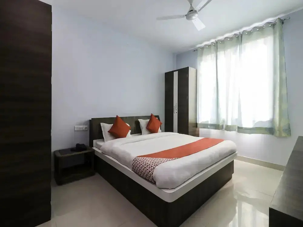 OYO Rooms World Trade Park JLN Marg