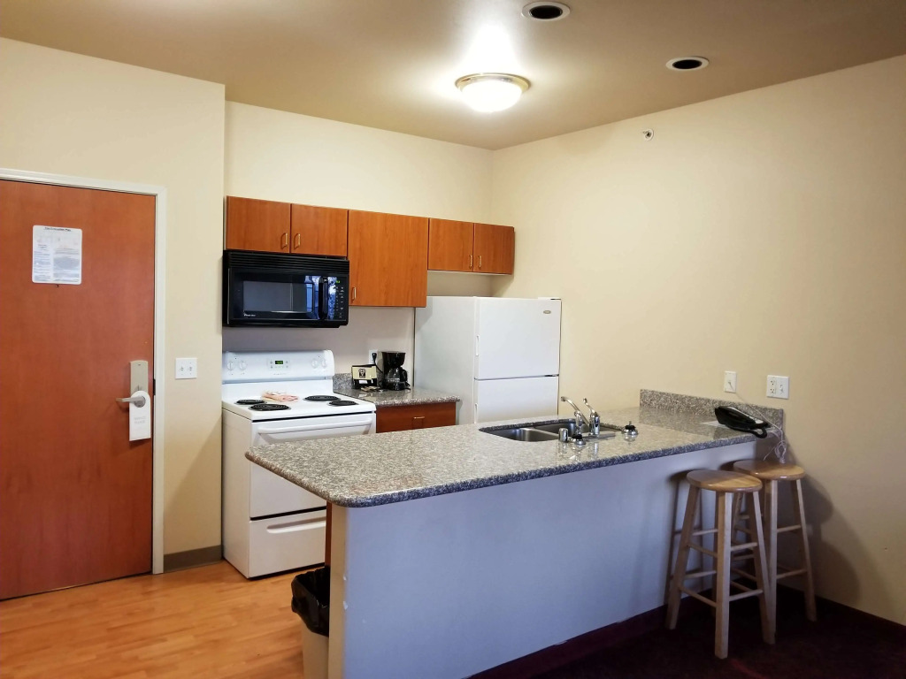 Grand View Inn & Suites
