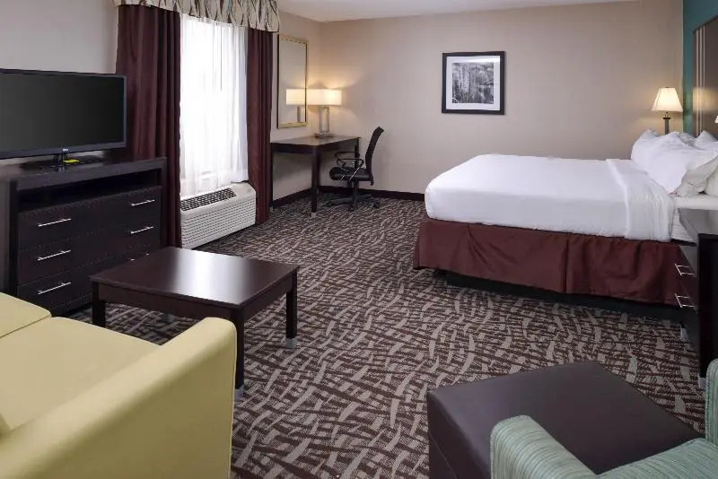 Holiday Inn Express Hotel & Suites Youngstown - North Lima/Boardman by IHG