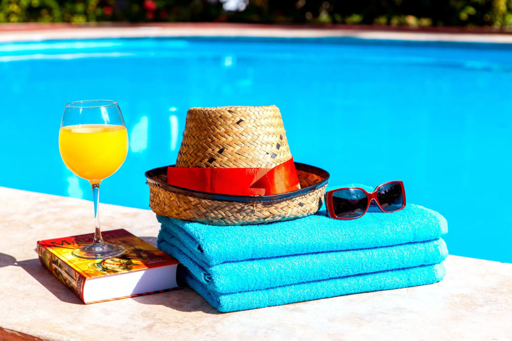 Tropicana Suites Deluxe Beach Club & Pool