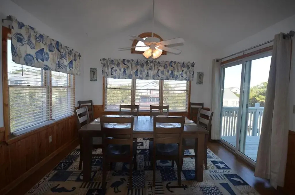 OBX Family Home with Pool - pet friendly - close to beach