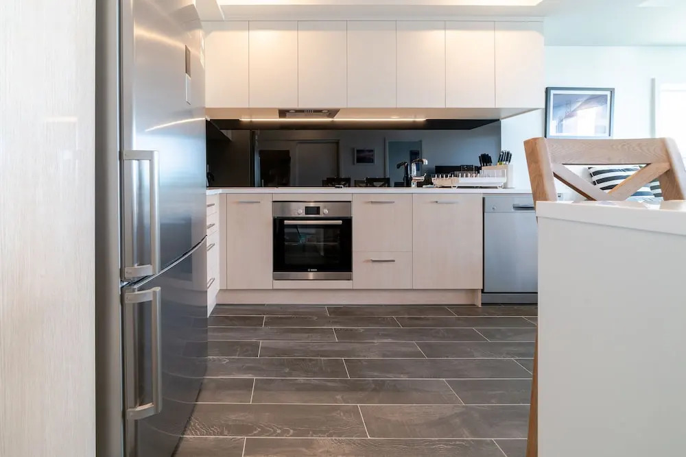 Cbd Brand New Modern Seaview Apt