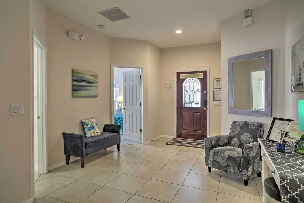 Spacious Clermont Getaway ~ 10 Miles to Disney!