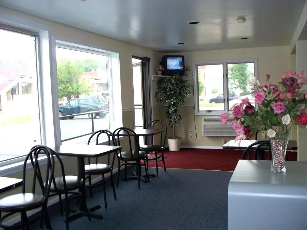 Budget Inn & Suites