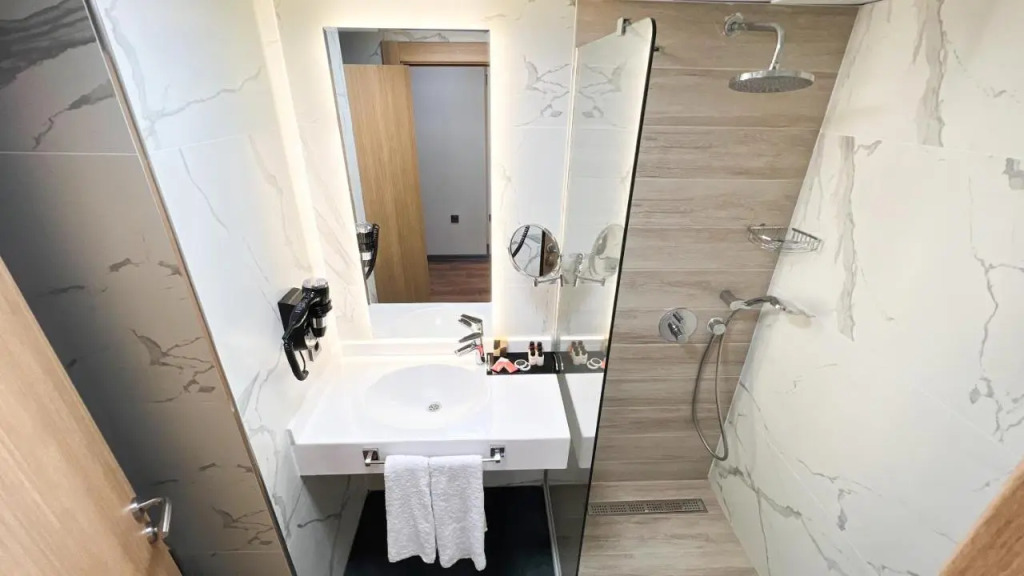 Nira Boutique Hotel