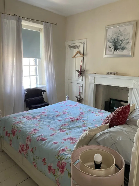 Stunning 2-bed Apartment Above Schooners Bar