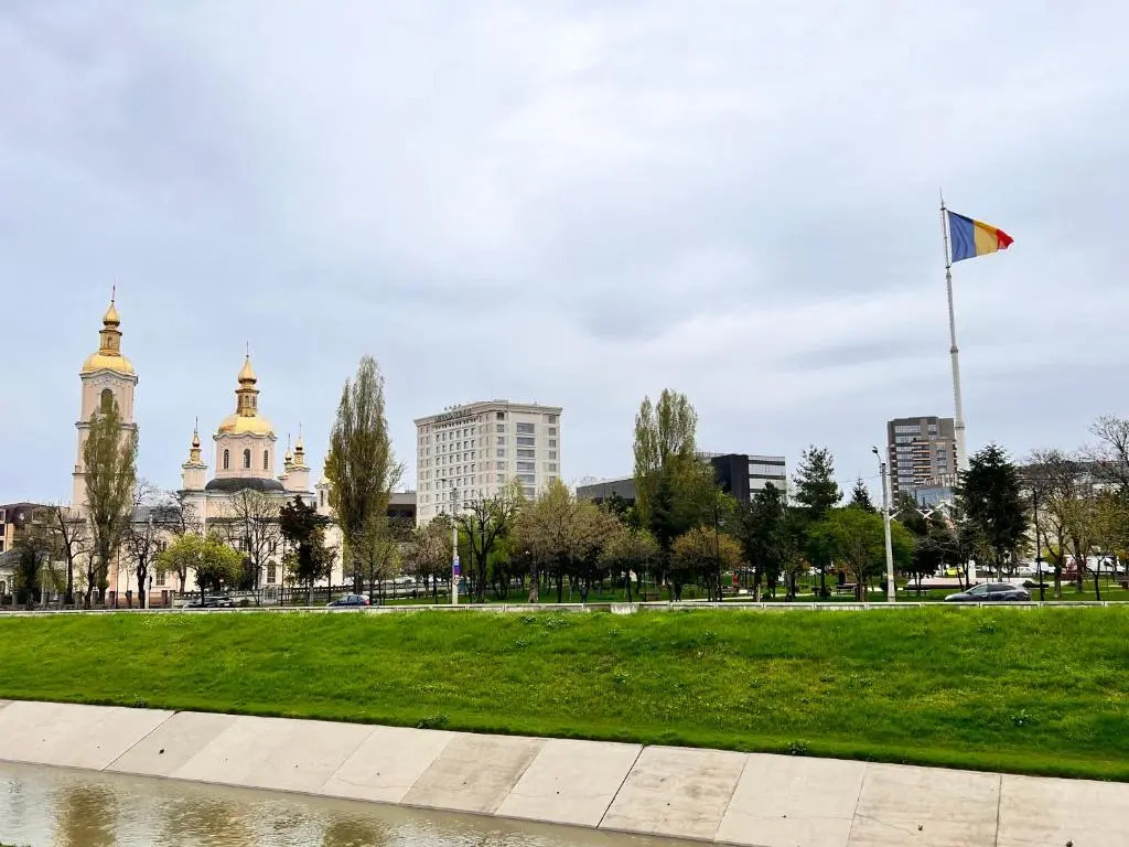 2 rooms Airy & Bright Palas Park