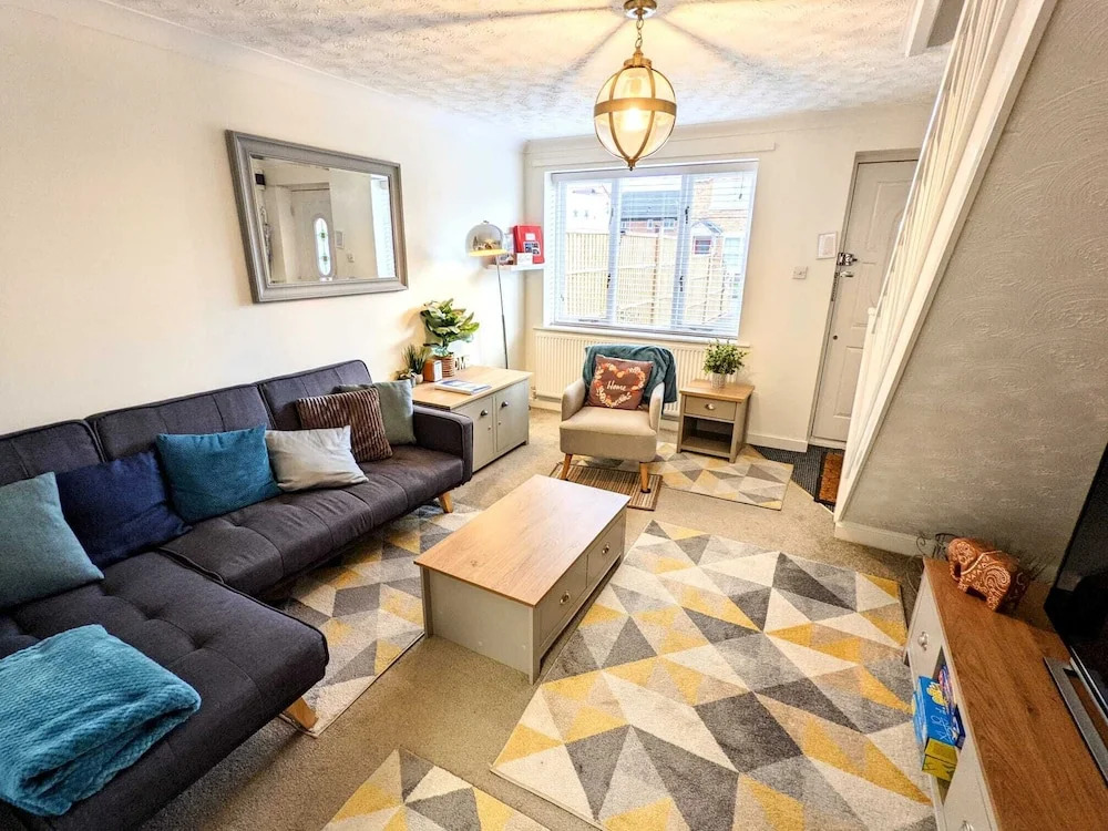 Beautiful 2 Bedroom House in Quiet Location