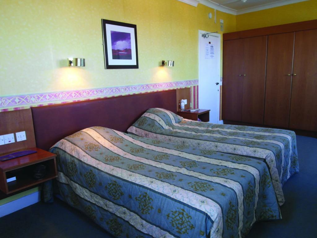 County Hotel